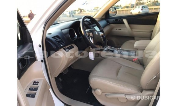 Acheter Import Voiture Toyota Highlander Blanc à Import - Dubai, Marquesas Acheter Import Voiture Toyota Highlander Blanc à Import - Dubai, Marquesas