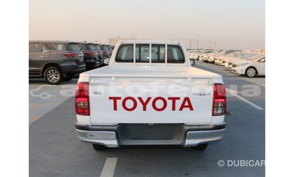 Acheter Import Voiture Toyota Hilux Blanc à Import - Dubai, Marquesas Acheter Import Voiture Toyota Hilux Blanc à Import - Dubai, Marquesas