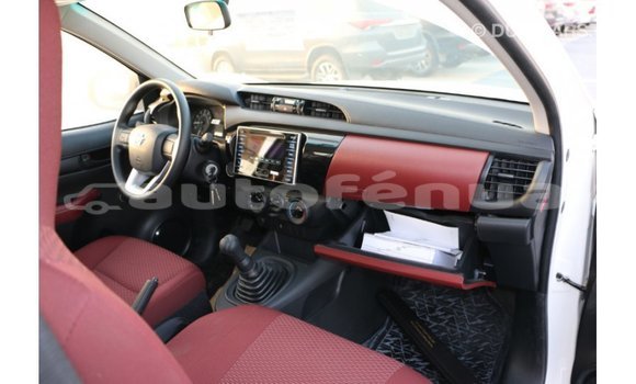 Acheter Import Voiture Toyota Hilux Blanc à Import - Dubai, Marquesas Acheter Import Voiture Toyota Hilux Blanc à Import - Dubai, Marquesas