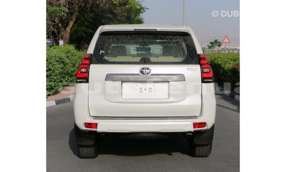 Acheter Import Voiture Toyota Prado Blanc à Import - Dubai, Marquesas Acheter Import Voiture Toyota Prado Blanc à Import - Dubai, Marquesas