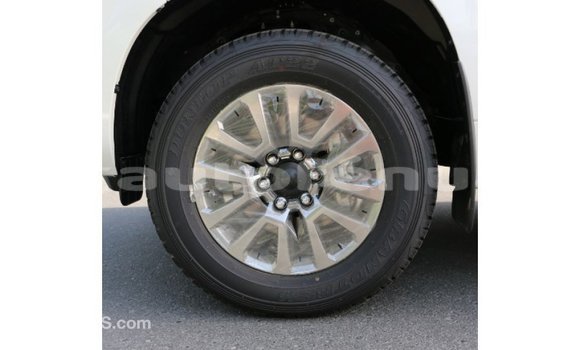 Acheter Import Voiture Toyota Prado Blanc à Import - Dubai, Marquesas Acheter Import Voiture Toyota Prado Blanc à Import - Dubai, Marquesas
