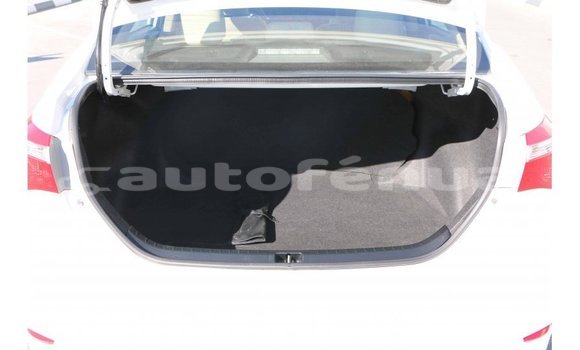 Acheter Import Voiture Toyota Corolla Blanc à Import - Dubai, Marquesas Acheter Import Voiture Toyota Corolla Blanc à Import - Dubai, Marquesas