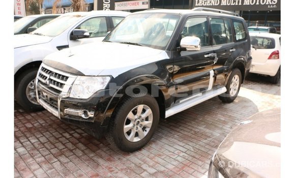 Acheter Import Voiture Mitsubishi Pajero Noir à Import - Dubai, Marquesas Acheter Import Voiture Mitsubishi Pajero Noir à Import - Dubai, Marquesas