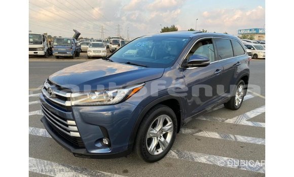 Acheter Import Voiture Toyota Highlander Bleu à Import - Dubai, Marquesas Acheter Import Voiture Toyota Highlander Bleu à Import - Dubai, Marquesas