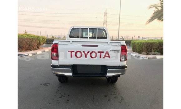 Acheter Import Voiture Toyota Hilux Blanc à Import - Dubai, Marquesas Acheter Import Voiture Toyota Hilux Blanc à Import - Dubai, Marquesas