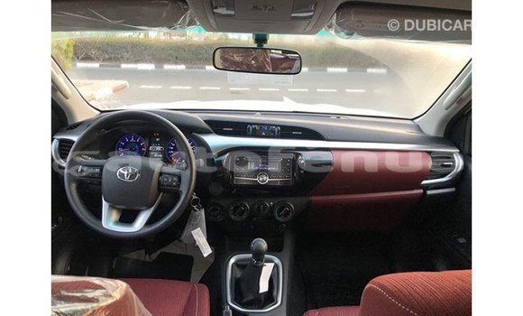 Acheter Import Voiture Toyota Hilux Blanc à Import - Dubai, Marquesas Acheter Import Voiture Toyota Hilux Blanc à Import - Dubai, Marquesas