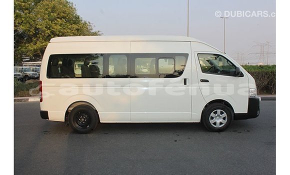Acheter Import Voiture Toyota Hiace Blanc à Import - Dubai, Marquesas Acheter Import Voiture Toyota Hiace Blanc à Import - Dubai, Marquesas