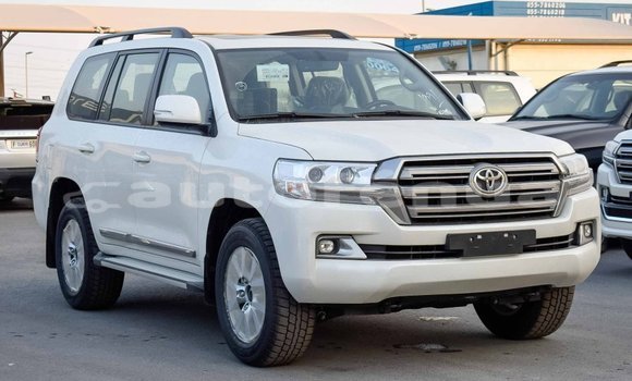 Acheter Import Voiture Toyota Land Cruiser Blanc à Import - Dubai, Marquesas Acheter Import Voiture Toyota Land Cruiser Blanc à Import - Dubai, Marquesas
