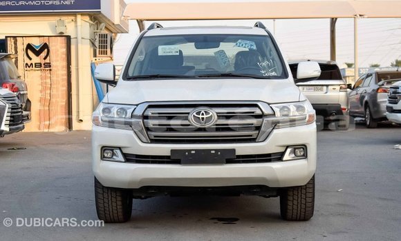 Acheter Import Voiture Toyota Land Cruiser Blanc à Import - Dubai, Marquesas Acheter Import Voiture Toyota Land Cruiser Blanc à Import - Dubai, Marquesas