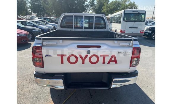 Buy Import Toyota Hilux White Car in Import - Dubai in Marquesas Buy Import Toyota Hilux White Car in Import - Dubai in Marquesas