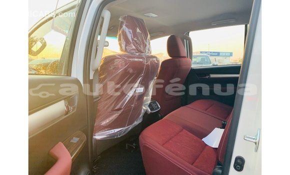 Buy Import Toyota Hilux White Car in Import - Dubai in Marquesas Buy Import Toyota Hilux White Car in Import - Dubai in Marquesas