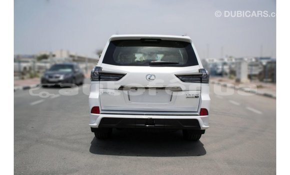 Acheter Import Voiture Lexus LX Blanc à Import - Dubai, Marquesas Acheter Import Voiture Lexus LX Blanc à Import - Dubai, Marquesas