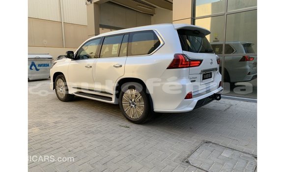 Acheter Import Voiture Lexus LX Blanc à Import - Dubai, Marquesas Acheter Import Voiture Lexus LX Blanc à Import - Dubai, Marquesas