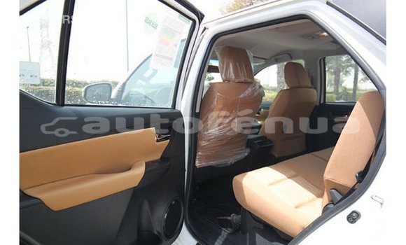 Acheter Import Voiture Toyota Fortuner Blanc à Import - Dubai, Marquesas Acheter Import Voiture Toyota Fortuner Blanc à Import - Dubai, Marquesas