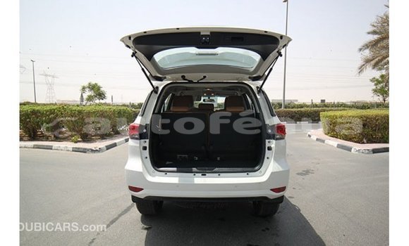 Acheter Import Voiture Toyota Fortuner Blanc à Import - Dubai, Marquesas Acheter Import Voiture Toyota Fortuner Blanc à Import - Dubai, Marquesas