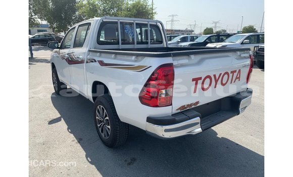 Buy Import Toyota Hilux White Car in Import - Dubai in Marquesas Buy Import Toyota Hilux White Car in Import - Dubai in Marquesas