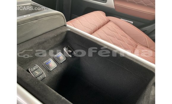 Acheter Import Voiture Toyota Land Cruiser Noir à Import - Dubai, Marquesas Acheter Import Voiture Toyota Land Cruiser Noir à Import - Dubai, Marquesas