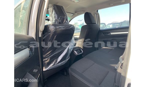 Buy Import Toyota Hilux White Car in Import - Dubai in Marquesas Buy Import Toyota Hilux White Car in Import - Dubai in Marquesas