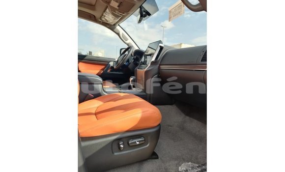 Acheter Import Voiture Toyota Land Cruiser Blanc à Import - Dubai, Marquesas Acheter Import Voiture Toyota Land Cruiser Blanc à Import - Dubai, Marquesas