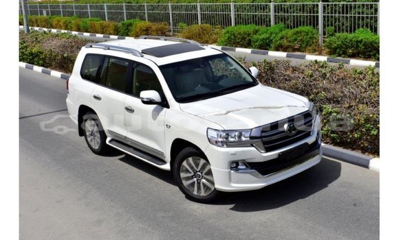 Buy Import Toyota Land Cruiser White Car in Import - Dubai in Marquesas Buy Import Toyota Land Cruiser White Car in Import - Dubai in Marquesas