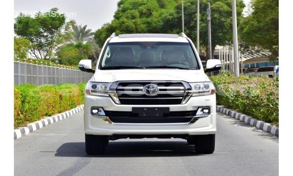 Buy Import Toyota Land Cruiser White Car in Import - Dubai in Marquesas Buy Import Toyota Land Cruiser White Car in Import - Dubai in Marquesas