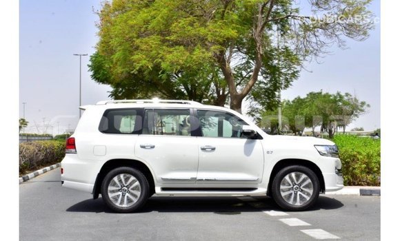 Buy Import Toyota Land Cruiser White Car in Import - Dubai in Marquesas Buy Import Toyota Land Cruiser White Car in Import - Dubai in Marquesas