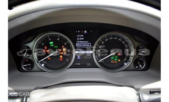 Buy Import Toyota Land Cruiser White Car in Import - Dubai in Marquesas Buy Import Toyota Land Cruiser White Car in Import - Dubai in Marquesas