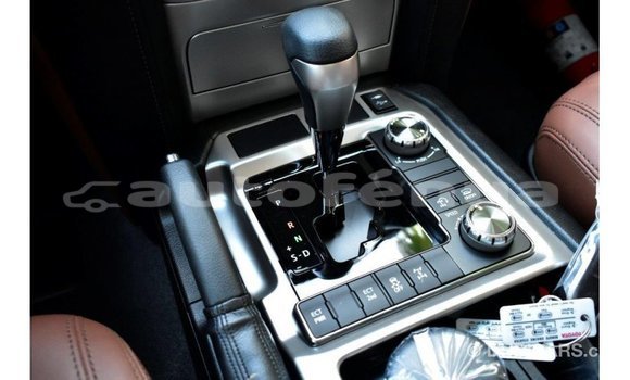 Buy Import Toyota Land Cruiser White Car in Import - Dubai in Marquesas Buy Import Toyota Land Cruiser White Car in Import - Dubai in Marquesas