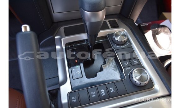 Buy Import Toyota Land Cruiser White Car in Import - Dubai in Marquesas Buy Import Toyota Land Cruiser White Car in Import - Dubai in Marquesas