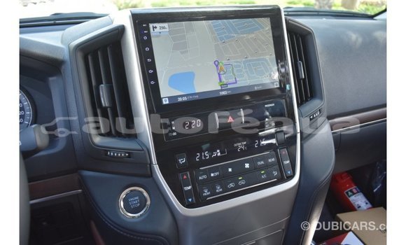 Buy Import Toyota Land Cruiser White Car in Import - Dubai in Marquesas Buy Import Toyota Land Cruiser White Car in Import - Dubai in Marquesas