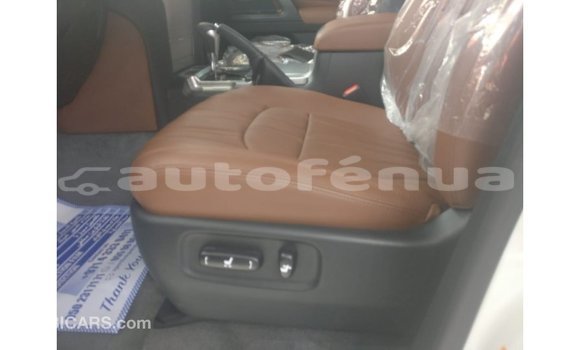 Buy Import Toyota Land Cruiser White Car in Import - Dubai in Marquesas Buy Import Toyota Land Cruiser White Car in Import - Dubai in Marquesas