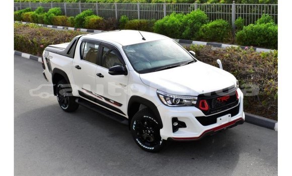 Buy Import Toyota Hilux White Car in Import - Dubai in Marquesas Buy Import Toyota Hilux White Car in Import - Dubai in Marquesas