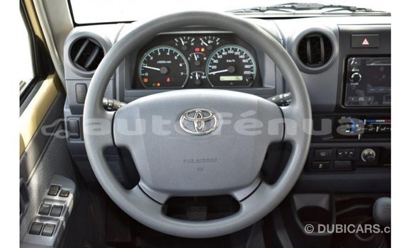 Buy Import Toyota Land Cruiser Beige Car in Import - Dubai in Marquesas Buy Import Toyota Land Cruiser Beige Car in Import - Dubai in Marquesas