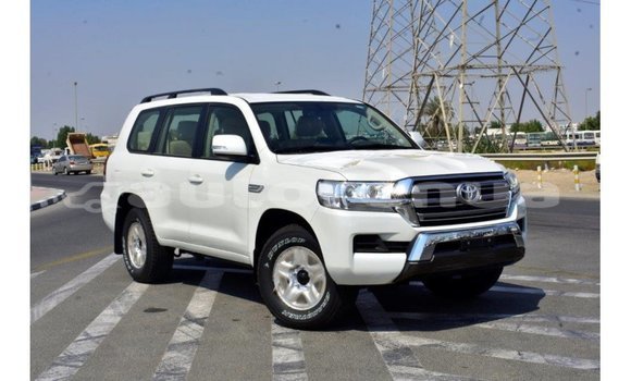 Buy Import Toyota Land Cruiser White Car in Import - Dubai in Marquesas Buy Import Toyota Land Cruiser White Car in Import - Dubai in Marquesas