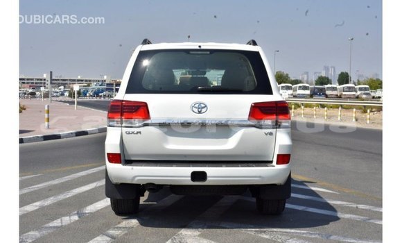 Buy Import Toyota Land Cruiser White Car in Import - Dubai in Marquesas Buy Import Toyota Land Cruiser White Car in Import - Dubai in Marquesas