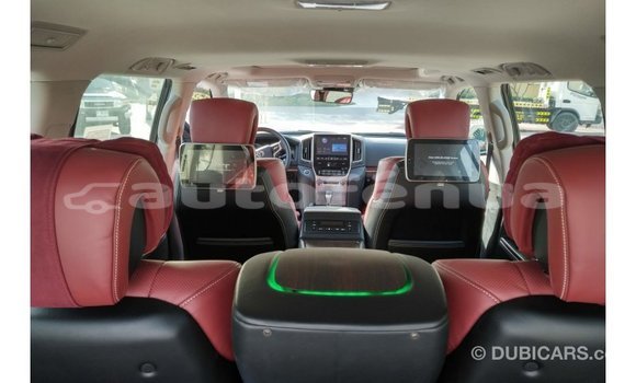 Acheter Import Voiture Toyota Land Cruiser Noir à Import - Dubai, Marquesas Acheter Import Voiture Toyota Land Cruiser Noir à Import - Dubai, Marquesas