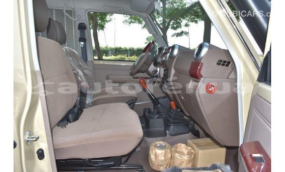 Buy Import Toyota Land Cruiser Beige Car in Import - Dubai in Marquesas Buy Import Toyota Land Cruiser Beige Car in Import - Dubai in Marquesas