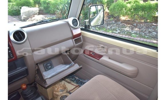 Buy Import Toyota Land Cruiser Beige Car in Import - Dubai in Marquesas Buy Import Toyota Land Cruiser Beige Car in Import - Dubai in Marquesas