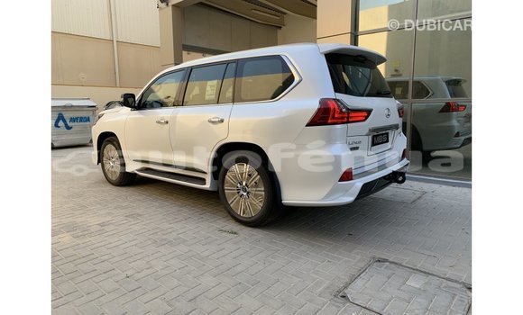 Acheter Import Voiture Lexus LX Blanc à Import - Dubai, Marquesas Acheter Import Voiture Lexus LX Blanc à Import - Dubai, Marquesas