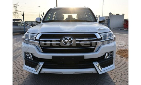 Buy Import Toyota Land Cruiser White Car in Import - Dubai in Marquesas Buy Import Toyota Land Cruiser White Car in Import - Dubai in Marquesas