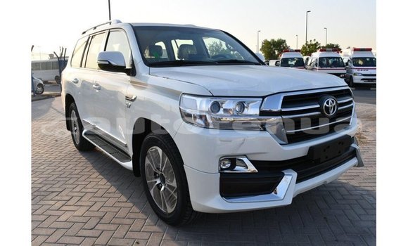 Buy Import Toyota Land Cruiser White Car in Import - Dubai in Marquesas Buy Import Toyota Land Cruiser White Car in Import - Dubai in Marquesas