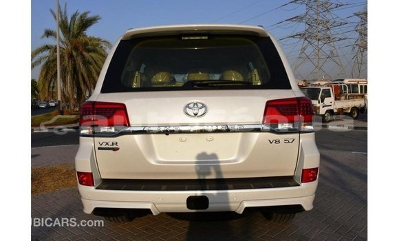 Buy Import Toyota Land Cruiser White Car in Import - Dubai in Marquesas Buy Import Toyota Land Cruiser White Car in Import - Dubai in Marquesas