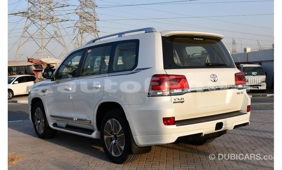 Buy Import Toyota Land Cruiser White Car in Import - Dubai in Marquesas Buy Import Toyota Land Cruiser White Car in Import - Dubai in Marquesas