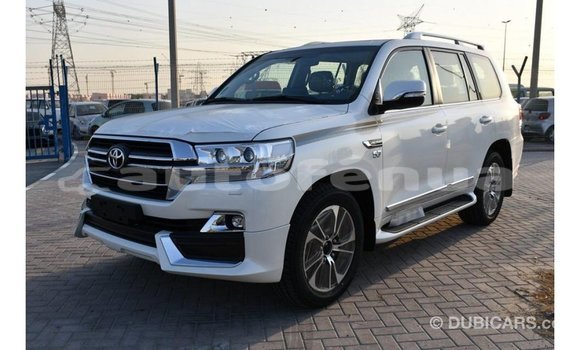 Buy Import Toyota Land Cruiser White Car in Import - Dubai in Marquesas Buy Import Toyota Land Cruiser White Car in Import - Dubai in Marquesas