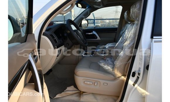 Buy Import Toyota Land Cruiser White Car in Import - Dubai in Marquesas Buy Import Toyota Land Cruiser White Car in Import - Dubai in Marquesas