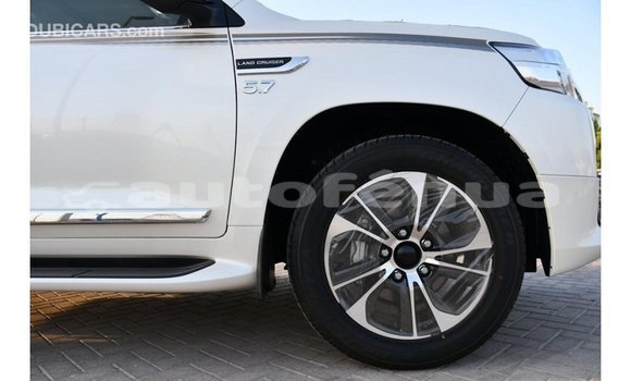 Buy Import Toyota Land Cruiser White Car in Import - Dubai in Marquesas Buy Import Toyota Land Cruiser White Car in Import - Dubai in Marquesas
