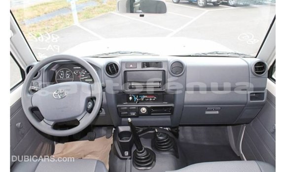 Buy Import Toyota Land Cruiser White Car in Import - Dubai in Marquesas Buy Import Toyota Land Cruiser White Car in Import - Dubai in Marquesas