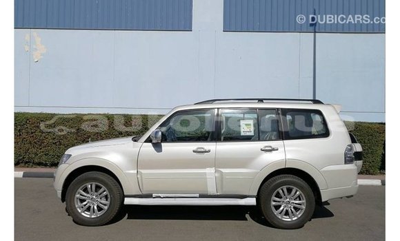 Buy Import Mitsubishi Pajero White Car in Import - Dubai in Marquesas Buy Import Mitsubishi Pajero White Car in Import - Dubai in Marquesas
