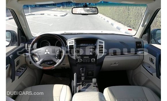 Buy Import Mitsubishi Pajero White Car in Import - Dubai in Marquesas Buy Import Mitsubishi Pajero White Car in Import - Dubai in Marquesas