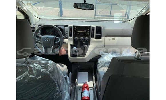 Buy Import Toyota Hiace White Car in Import - Dubai in Marquesas Buy Import Toyota Hiace White Car in Import - Dubai in Marquesas